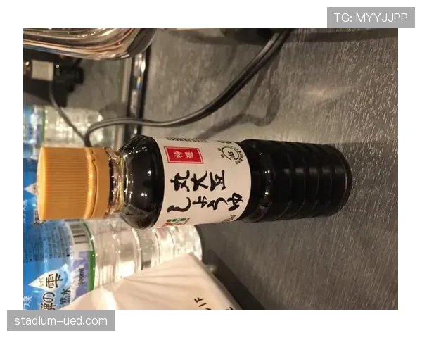 大阪刚结束训练就冲去喝奶茶,这自律人设是不是有点绷不住了? 大阪刚结束训练就冲去喝奶茶,这自律人设是不是有点绷不住了?